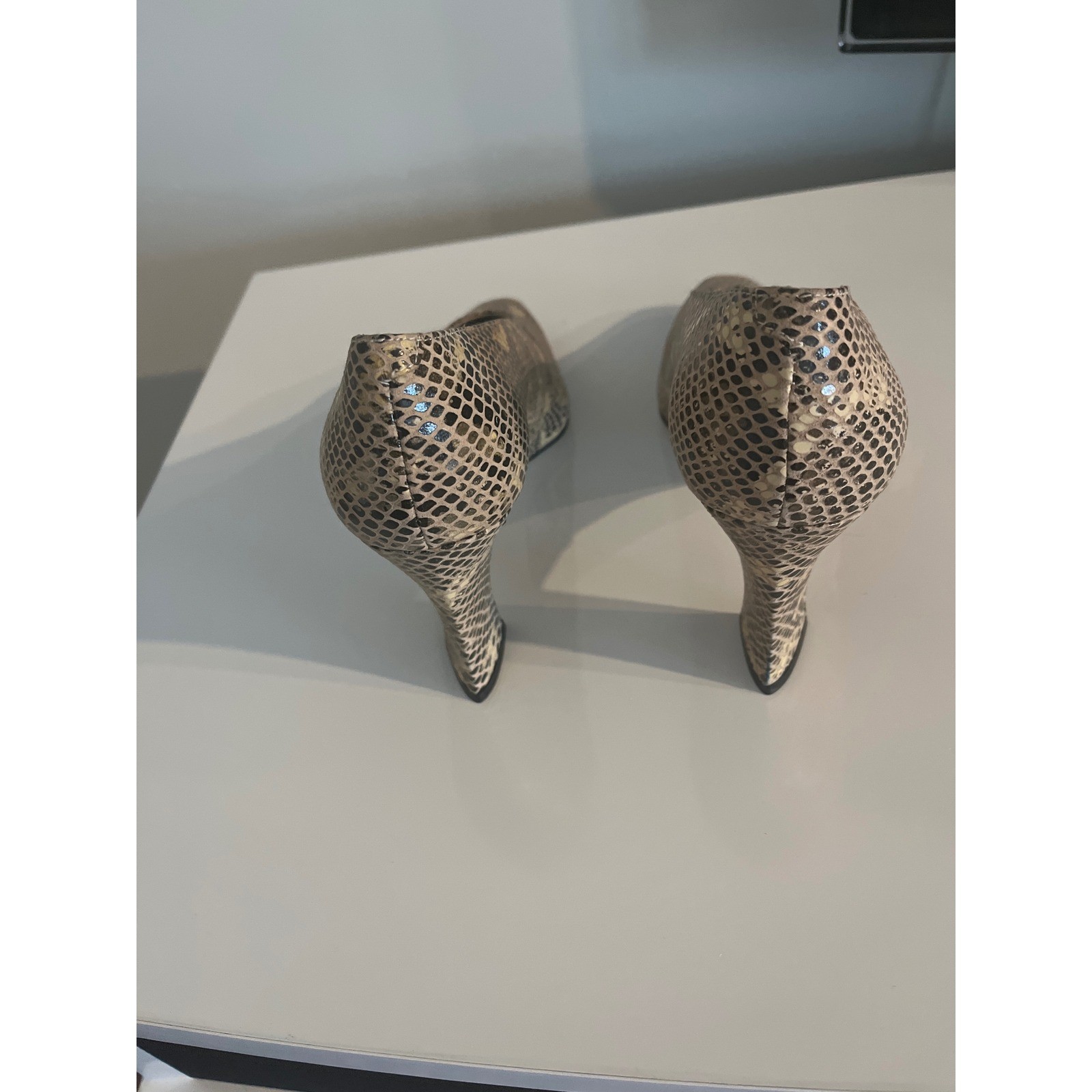 Made in Spain Snakeskin Embossed Leather Pointed Toe Pumps Tan Gold 8.5B