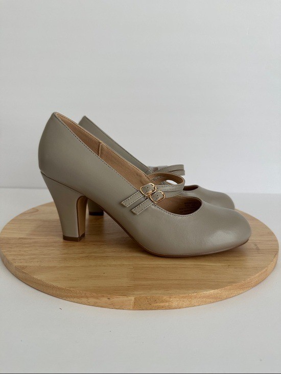Journee Collection Windy Womens Round Closed Toe Cone Heel Pumps, Sz 8W