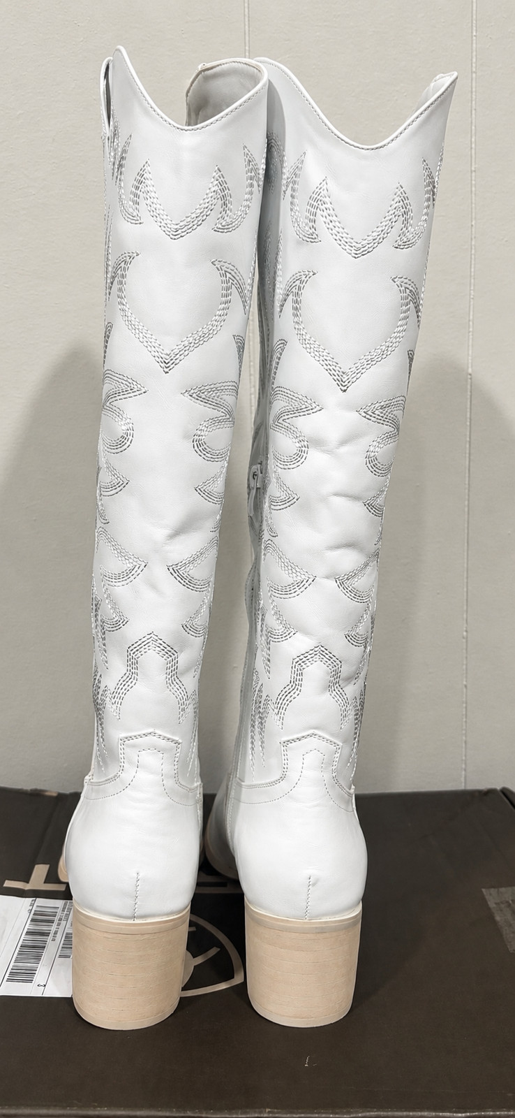 Ariat Women’s Heritage R Toe Tall Stretchfit Boots in Bright Cream Size 10.5