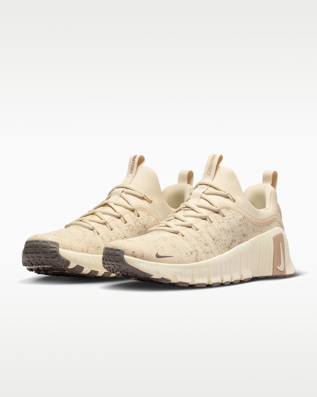 NIKE Women’s Free Metcon 6 SE IB6549-200 Light Khaki Coconut Milk