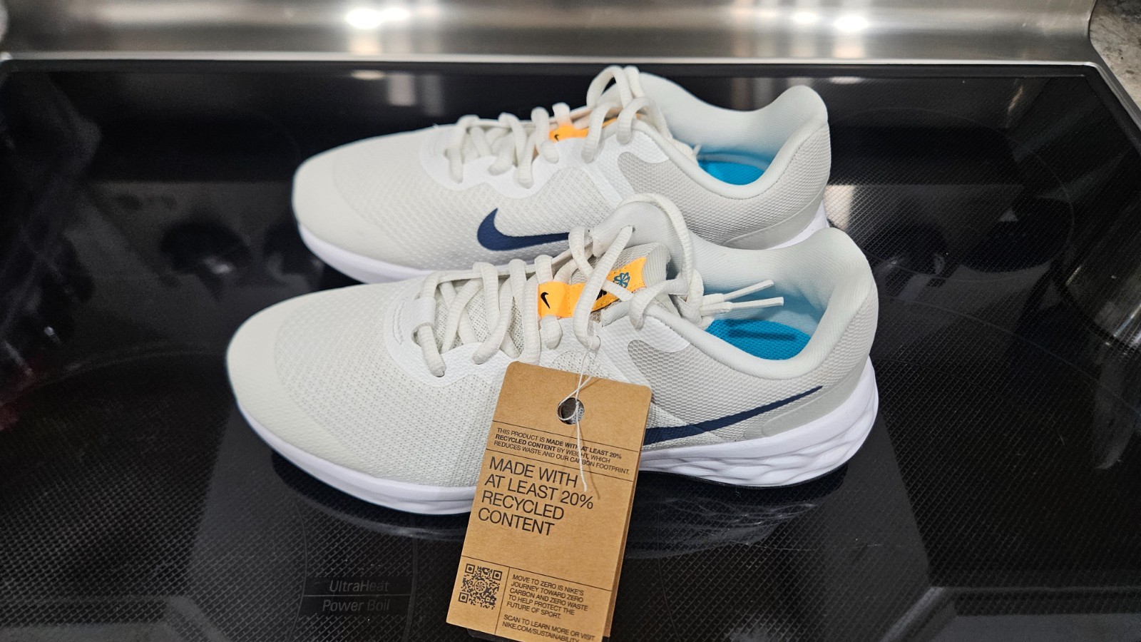 NEW Nike Revolution 6 Size 8 Women’s, 6.5 Youth White DD1096-100