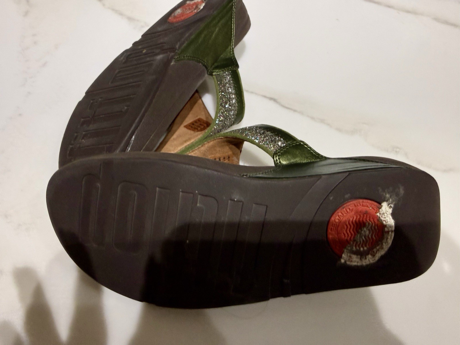 FitFlop Womens Lulu Glitter Toe Thong Sandals Metallic Green Silver 8 Comfort