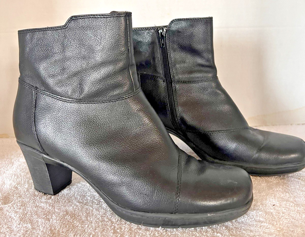 Clarks Bendables Carleta Paris Leather Women’s 10M Black Heeled Ankle Boot NEW