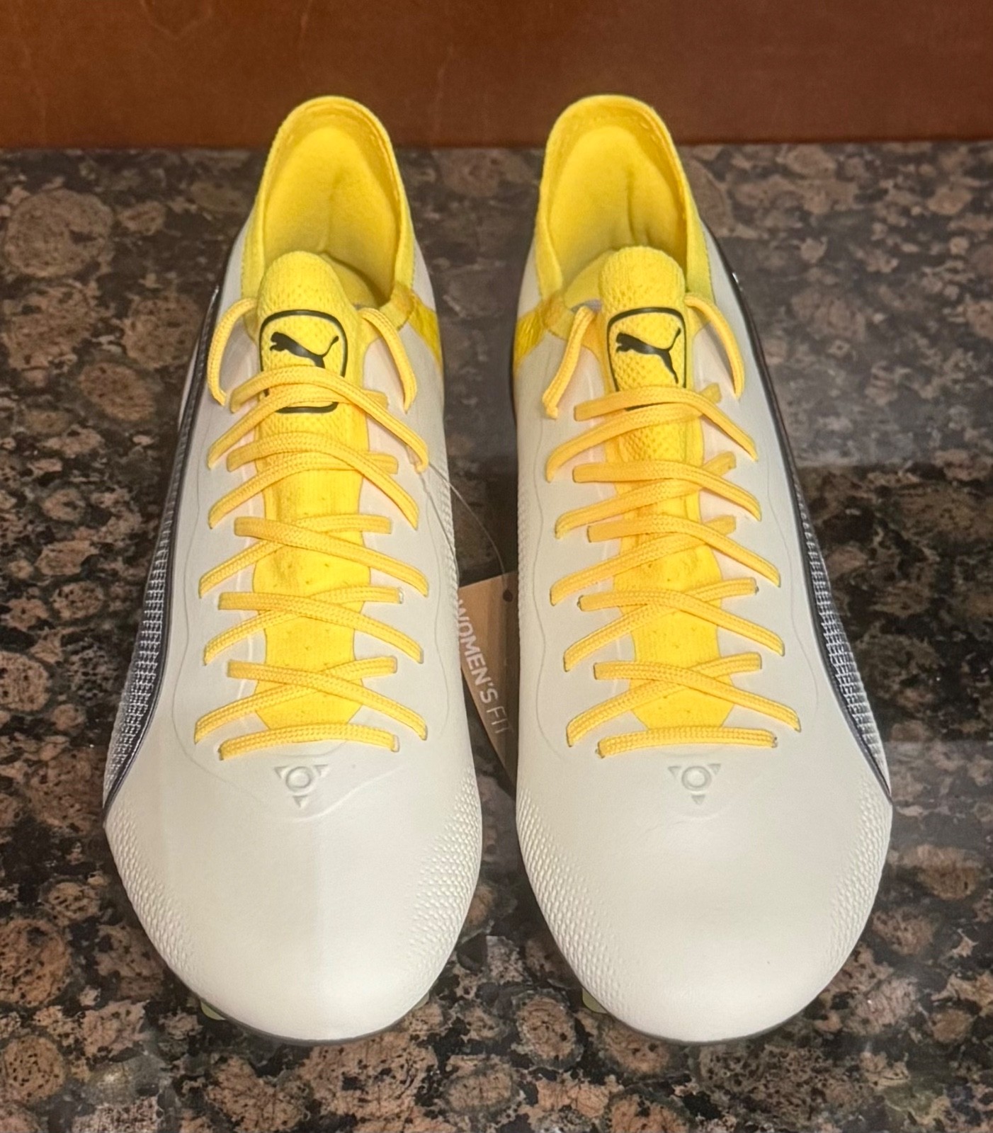 New! Womens PUMA KING ULTIMATE FG/AG ‘VOLTAGE PACK’ SOCCER CLEATS ALPINE SNOW