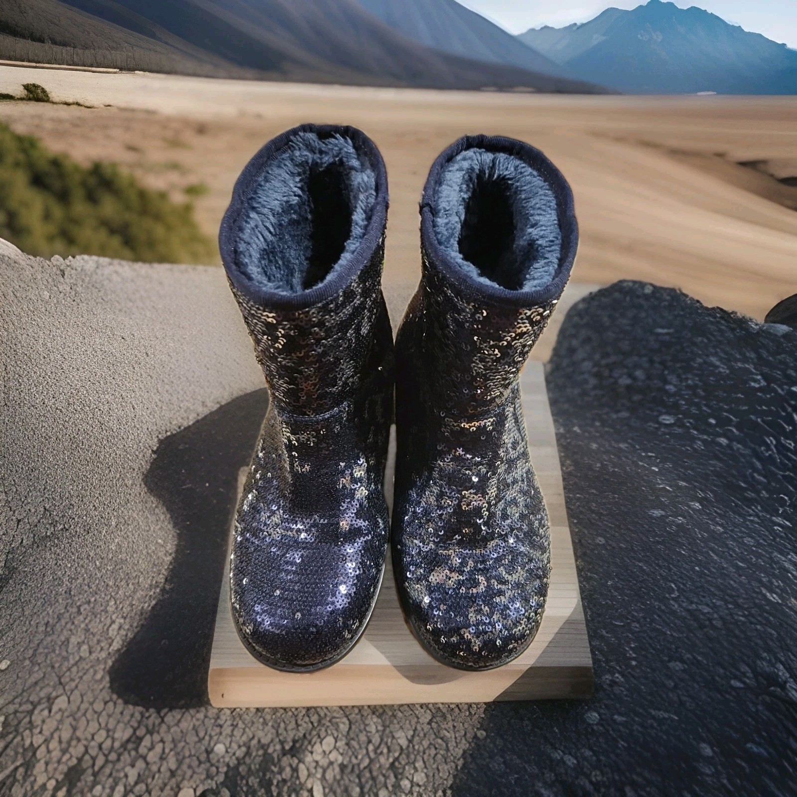 Australian Classic Blue Silver Flip Sequin Boots With Faux Fur Lining Sz 6.5 M