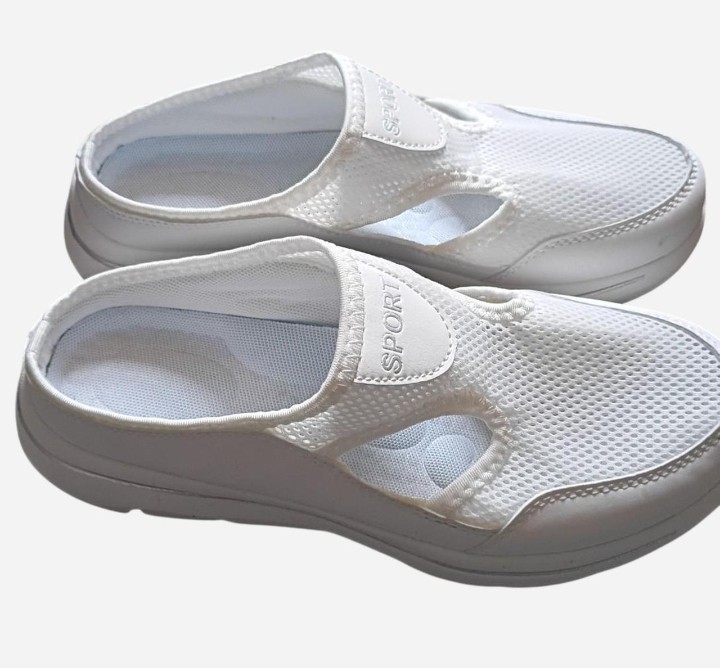 Athletic shoes open back White Size 7