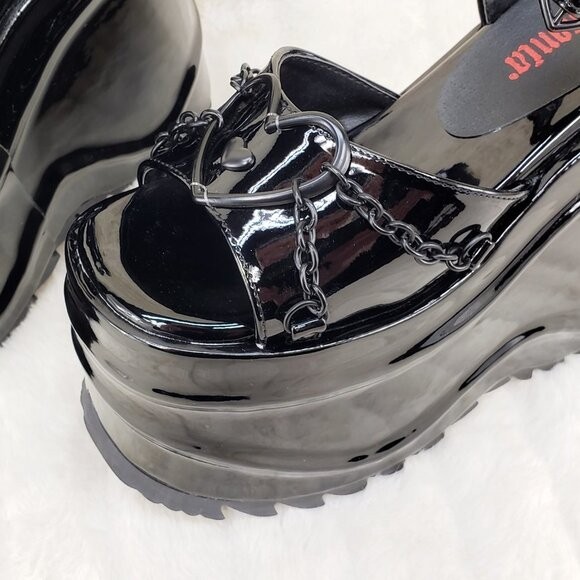 DEMONIA Wave 09- 6″ Platform Goth Heart Chain Sandals Shoes Black Patent