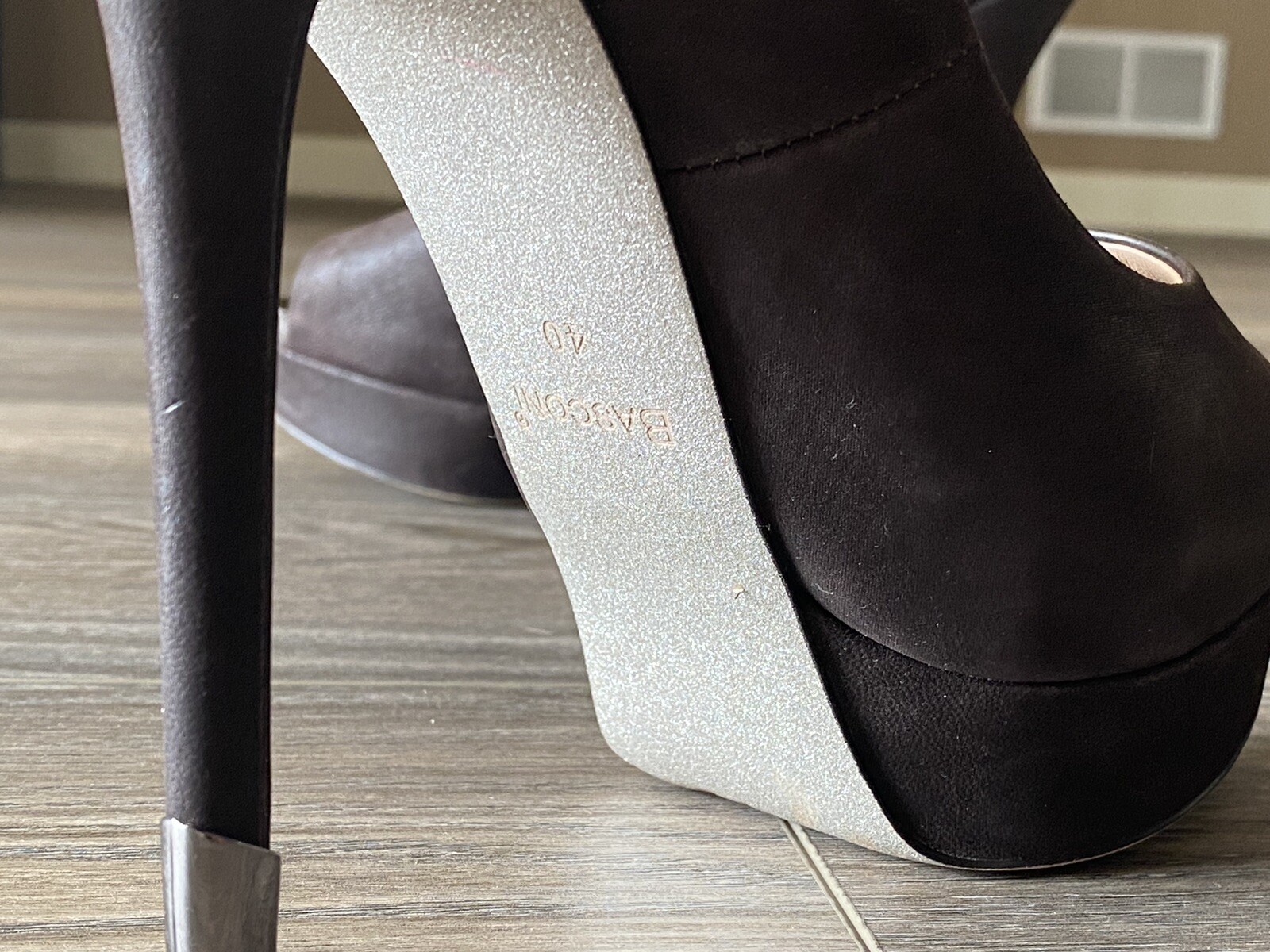 Very Highh Heels Sexy Women