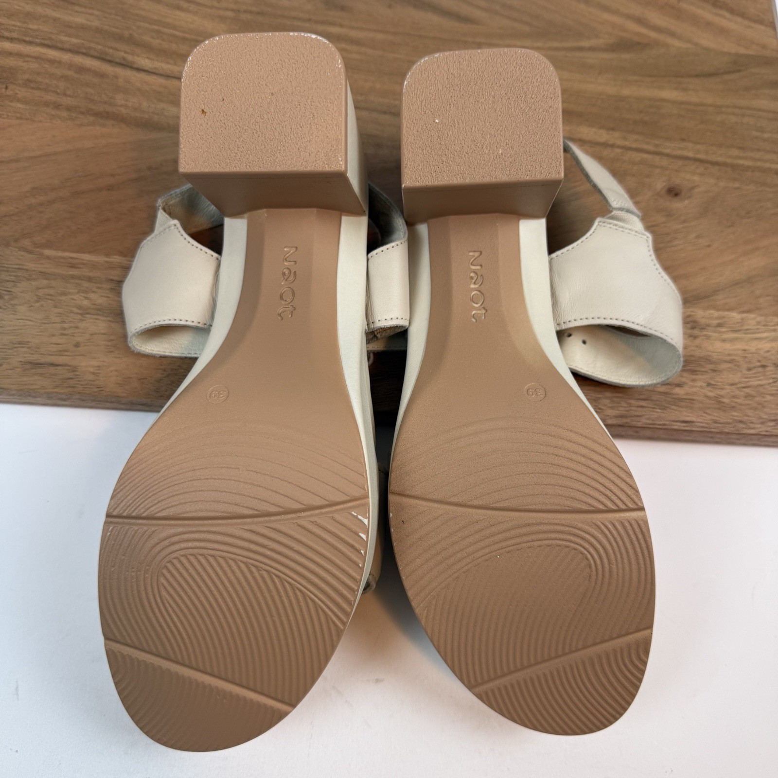 New Womens Naot Glamour Platform Leather Strappy Ivory Sandals Size 39 US 8-8.5