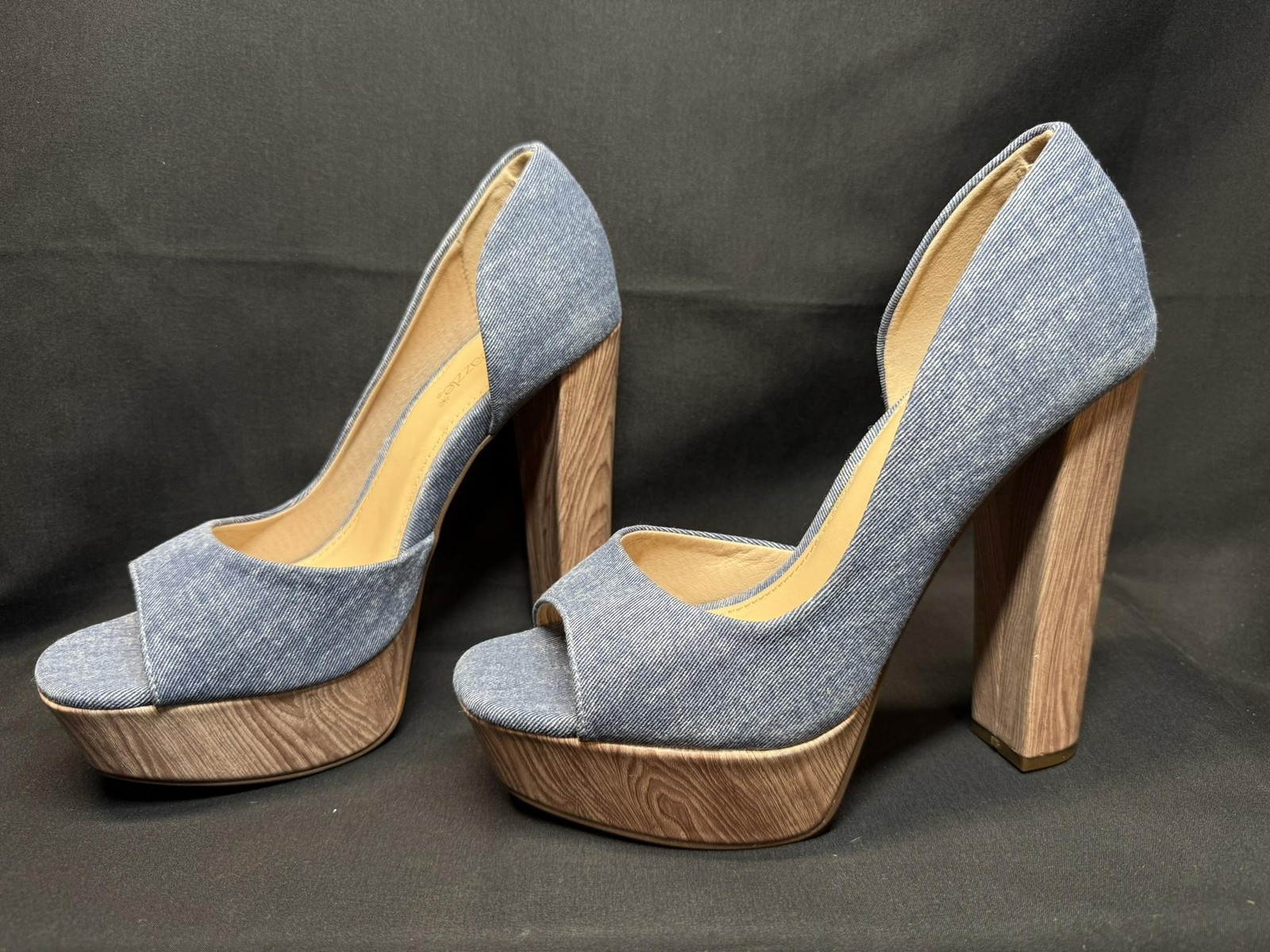 ShoeDazzle Charli Shoes Womens Size 7.5 Platform Heels Pumps Recycled Chambray