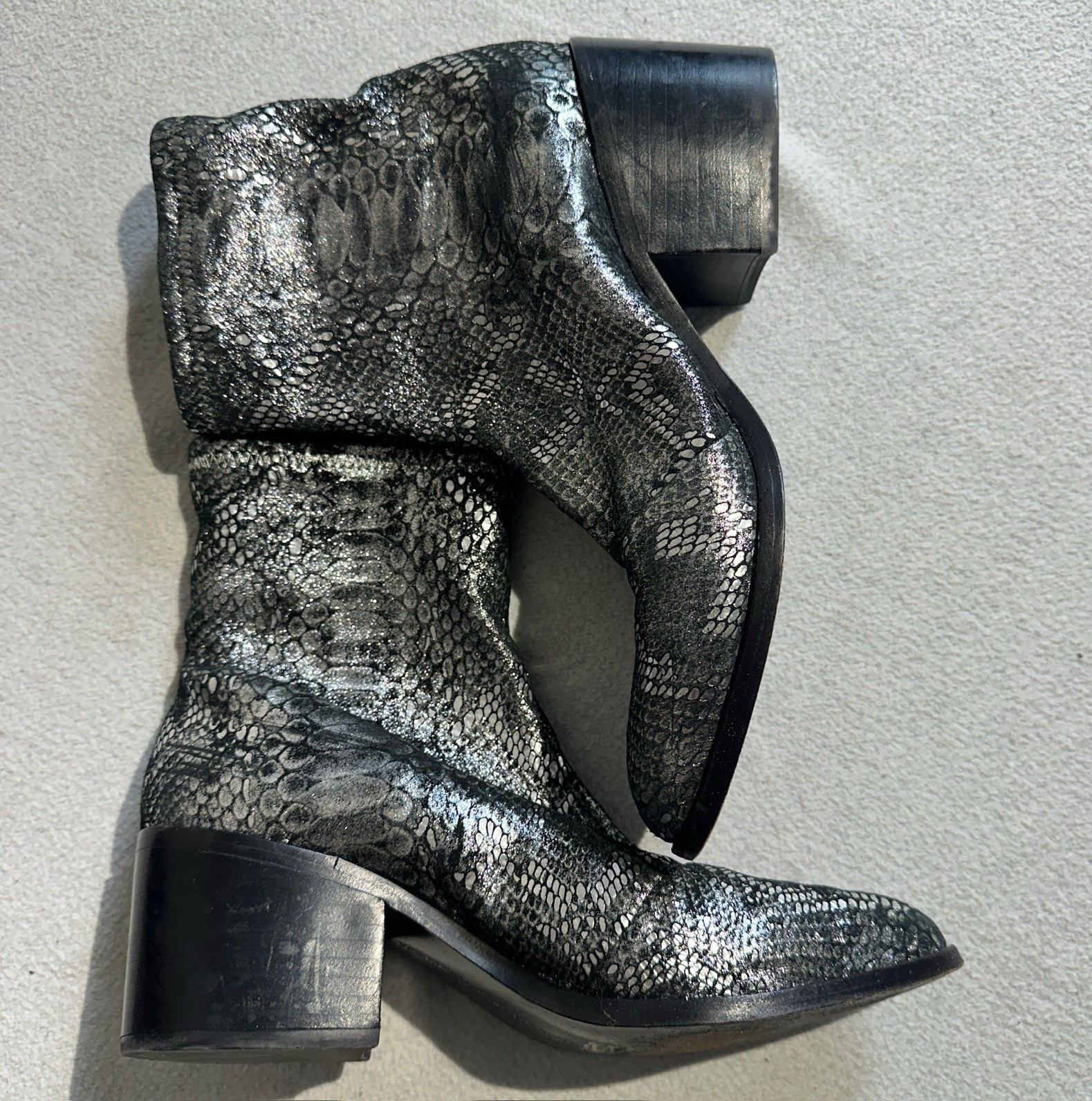 Opening Ceremony Womens Black Silver Metallic Snakeskin Ankle Boots 8.5 / 39