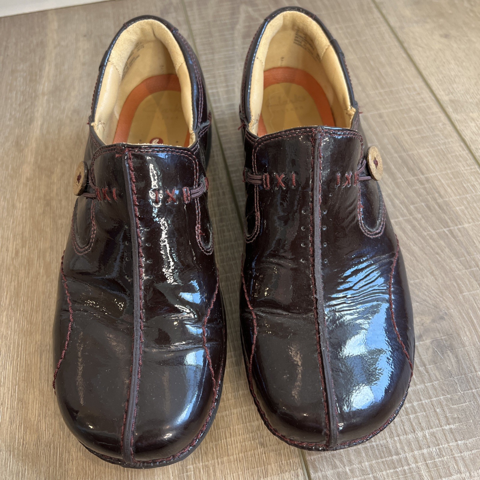 Clarks Shoes Patent Leather Artisan Unstructured Burgundy slip on Size 8.5M