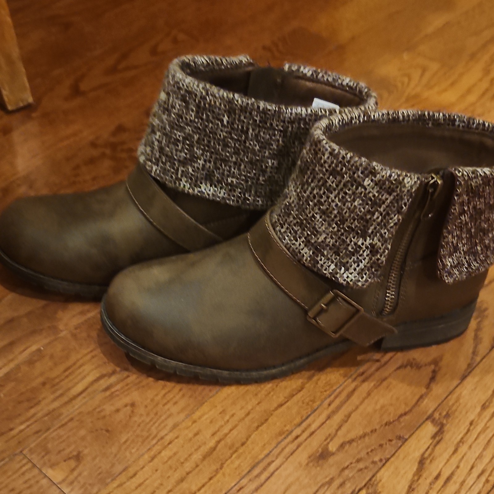 Rocket Dog Women’s Brown/Gray Ankle Booties Buckle Accents Side Zip Zipper