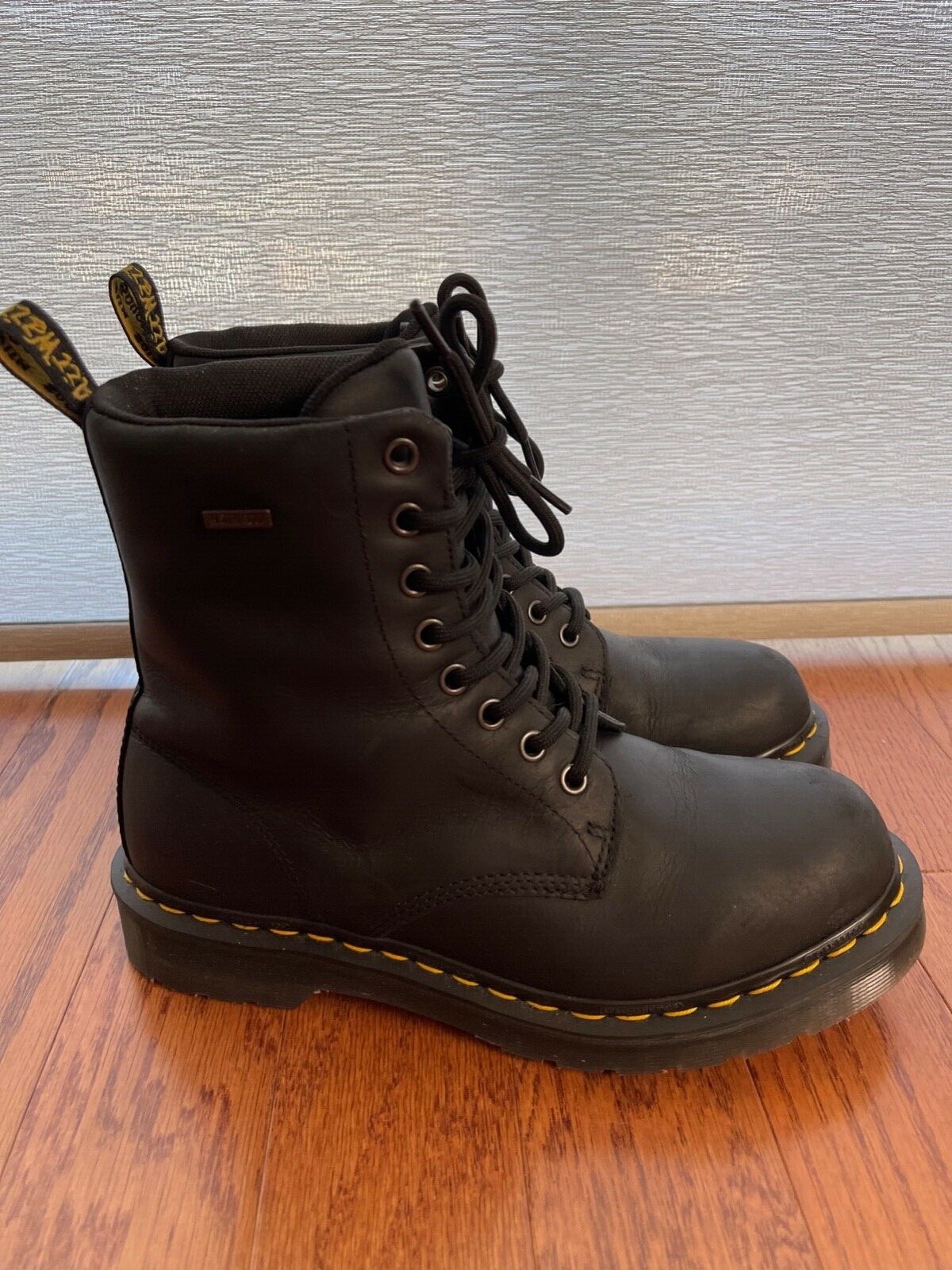 Dr. Martens Pascal 1460 Virginia Leather Boots for Women, Size US 8 – Black