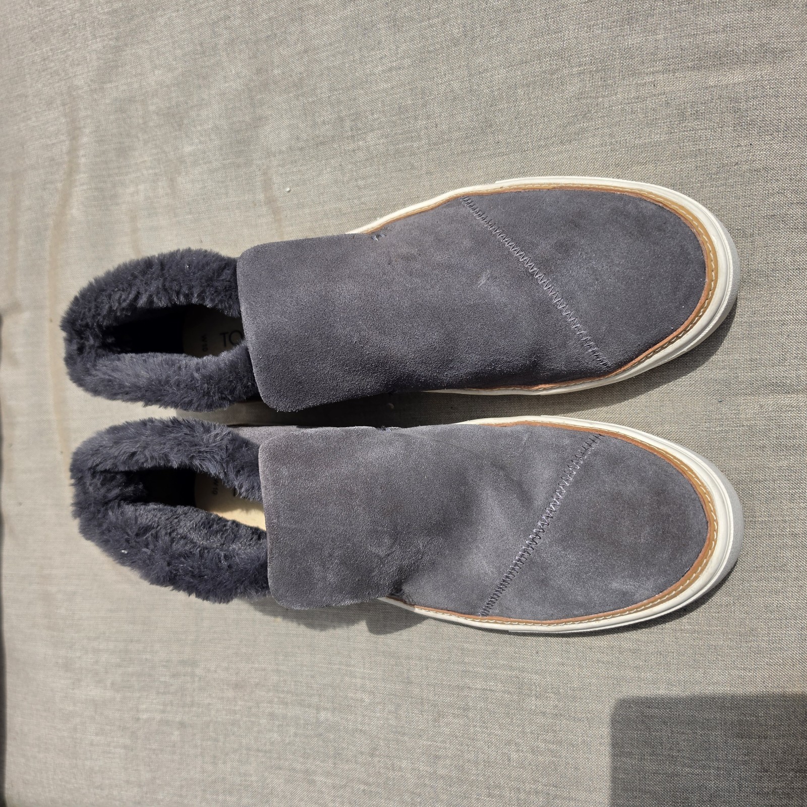 TOMS Women’s Gray Suede Faux Fur Lined Slip-On Ankle Bootie Round Toe 10