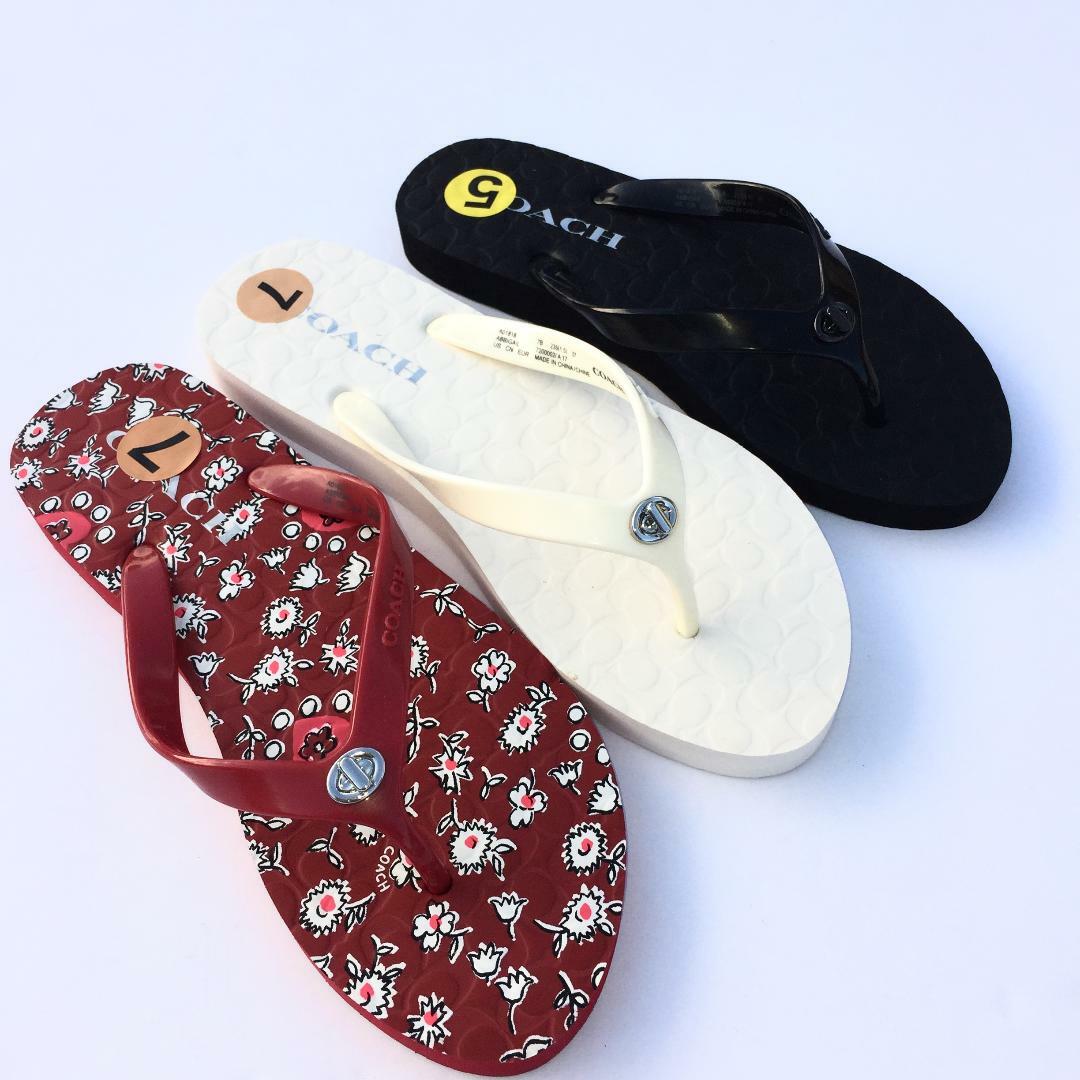 Coach Abbigail Flip Flops Turnlock Logo Thong Rubber Sandals Red Black Ivory