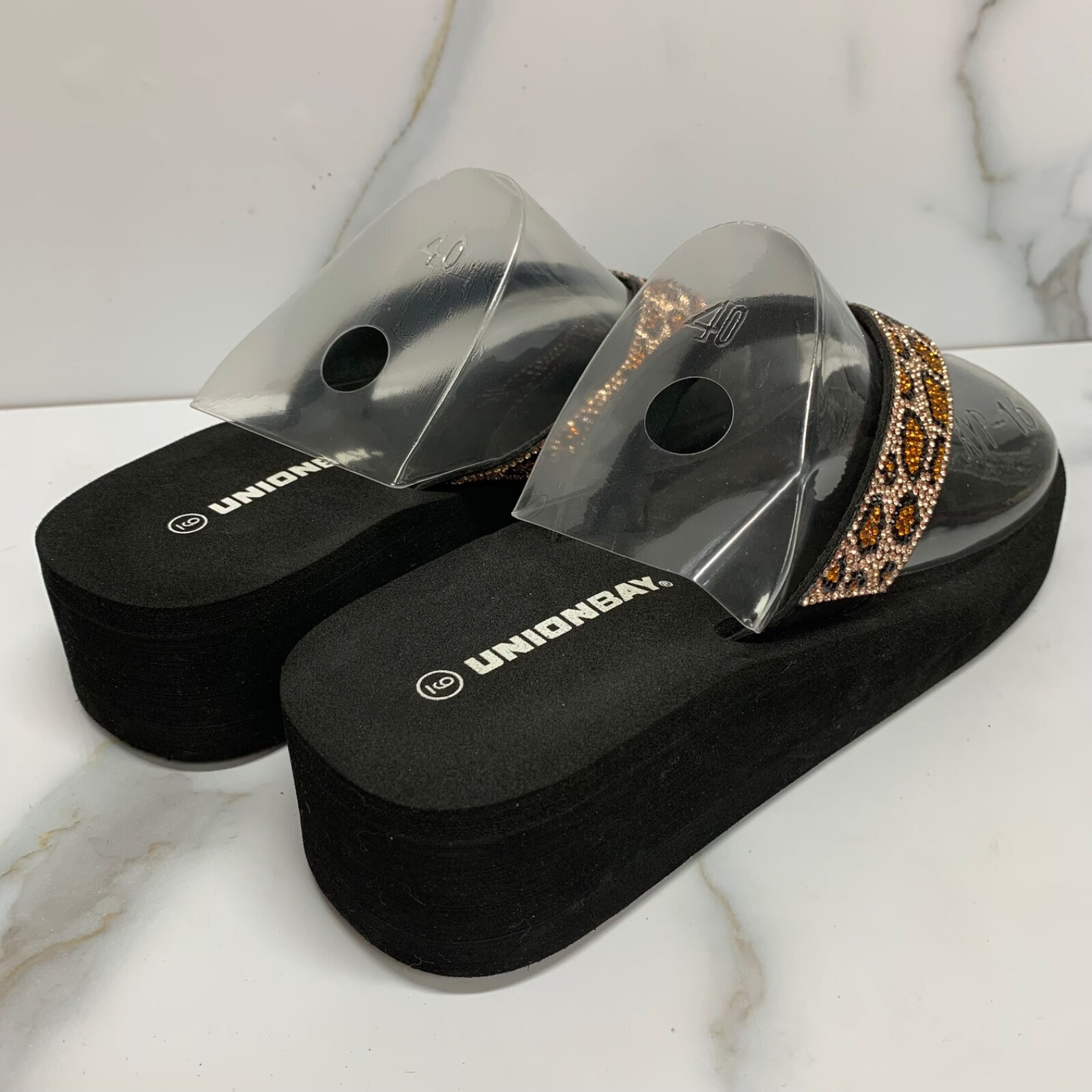 UNIONBAY Women’s Size 9 Leopard Print Black Rhinestone Thong Flip Flop Sandals