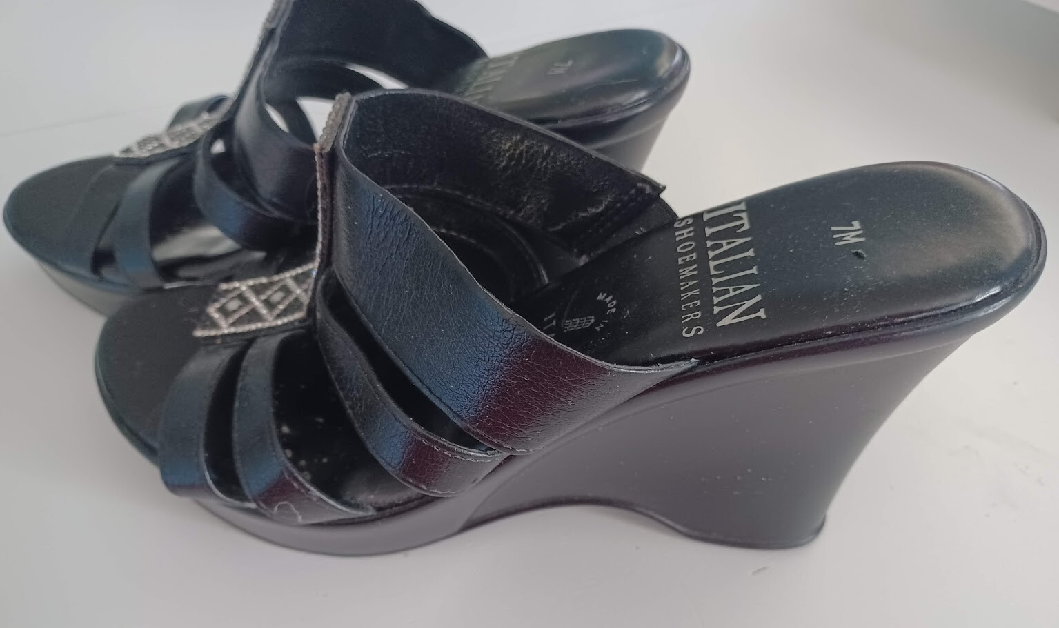 Italian Shoemakers Frankie Black Wedge Rhinestones 7M Made In Italy 2.75” Heel