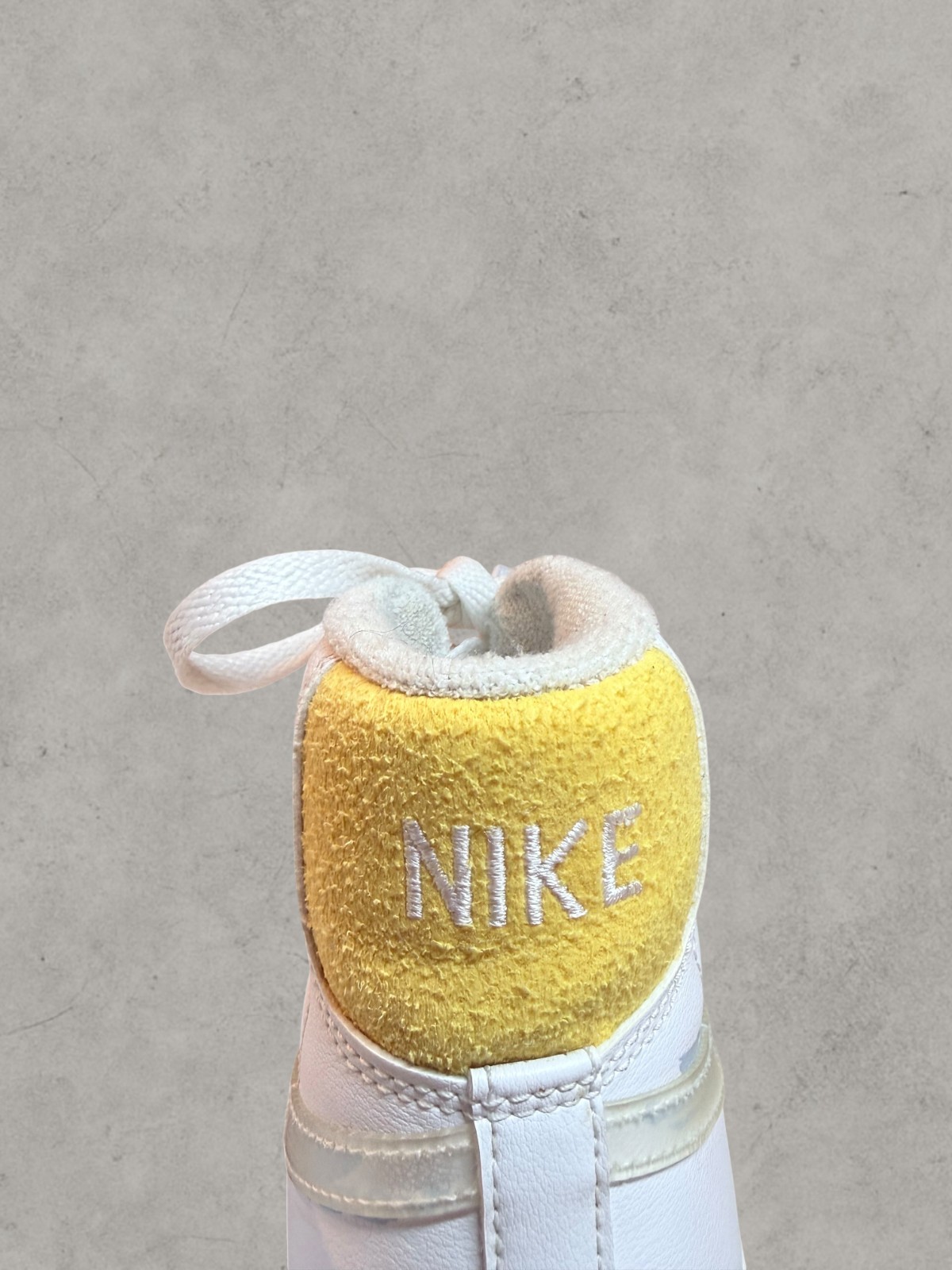 Nike Retro 90s Women’s High Tops Size 7.5 Pastel Blue Swoosh Yellow Logo Vintage