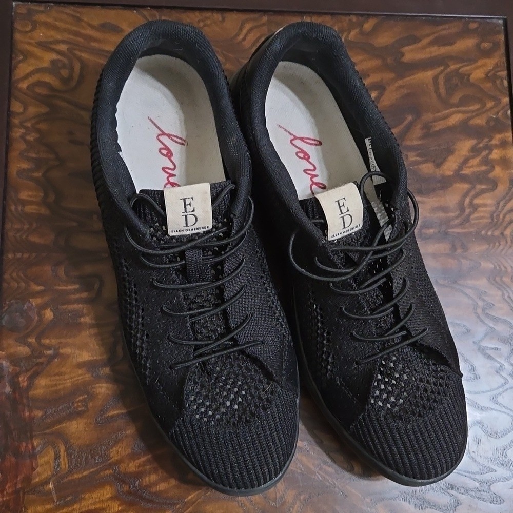 ED Ellen DeGeneres Women’s Arissa Sneakers, Black