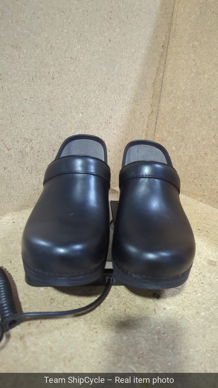 Dansko LT PRO Black Leather Clogs