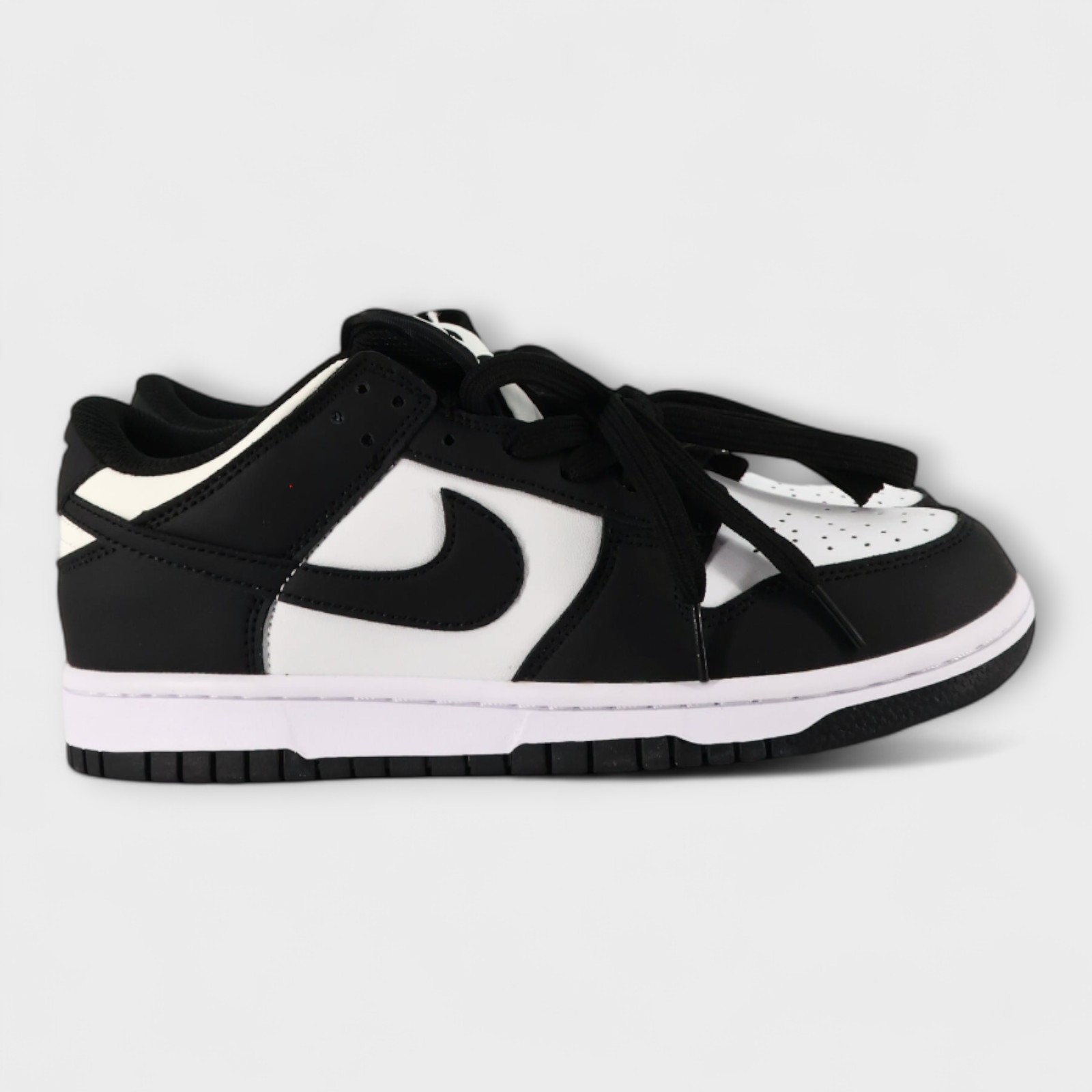 Nike Women’s Nike Dunk Low Shoes Sneakers Size 8