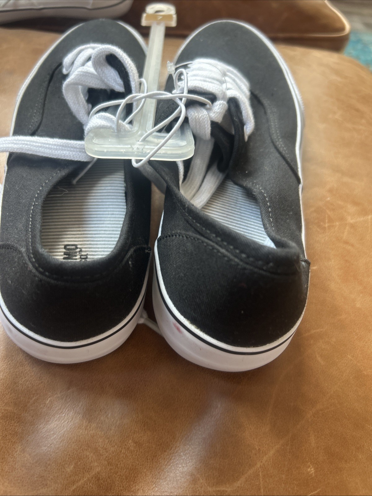 NEW Mossimo Supply Co. Womens Black Classic Canvas Sneakers Sz 7 Quick Ship-Pics