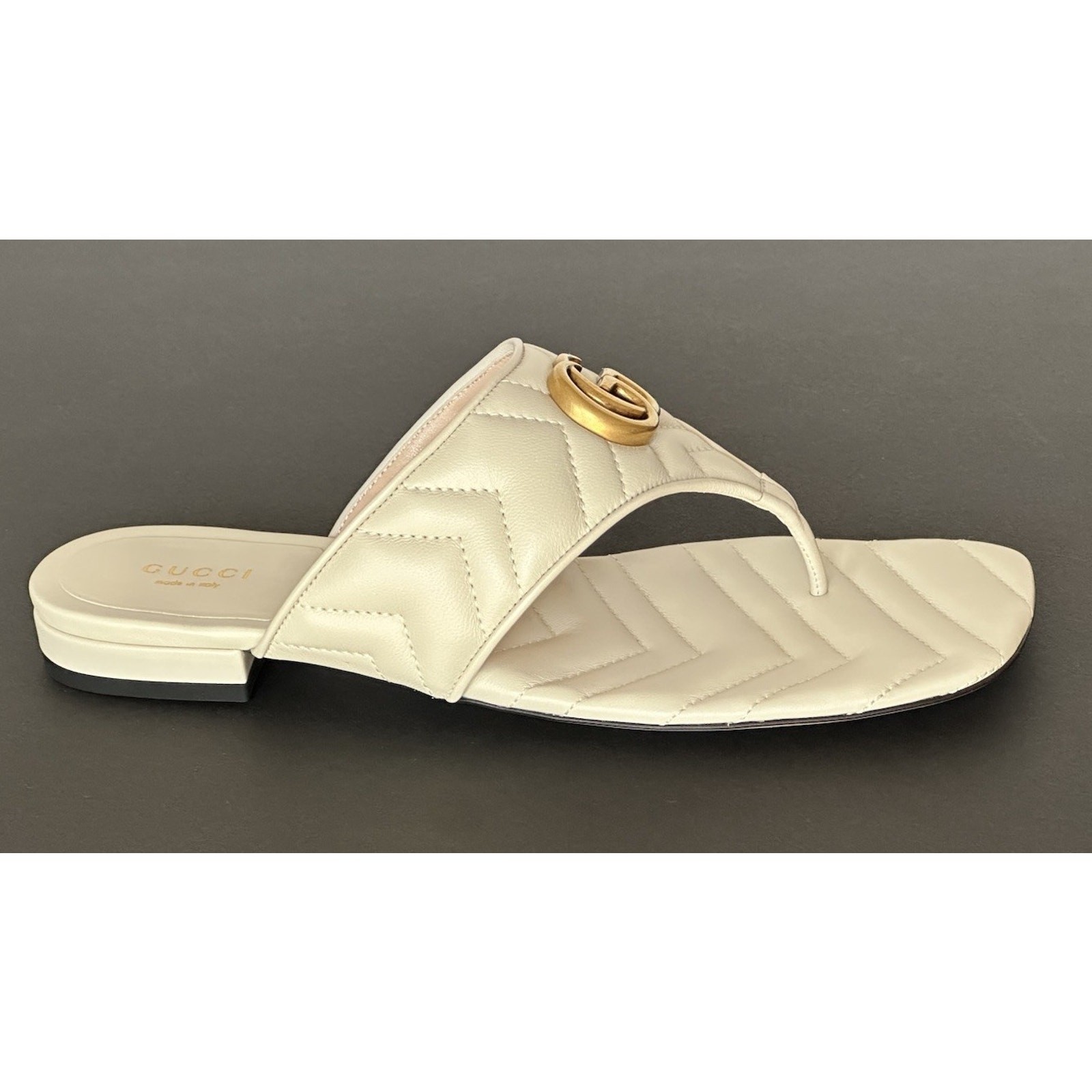 Gucci GG Marmont Padded White Leather Thong Sandals 6.5 US (36.5 Eu) 776948 NIB
