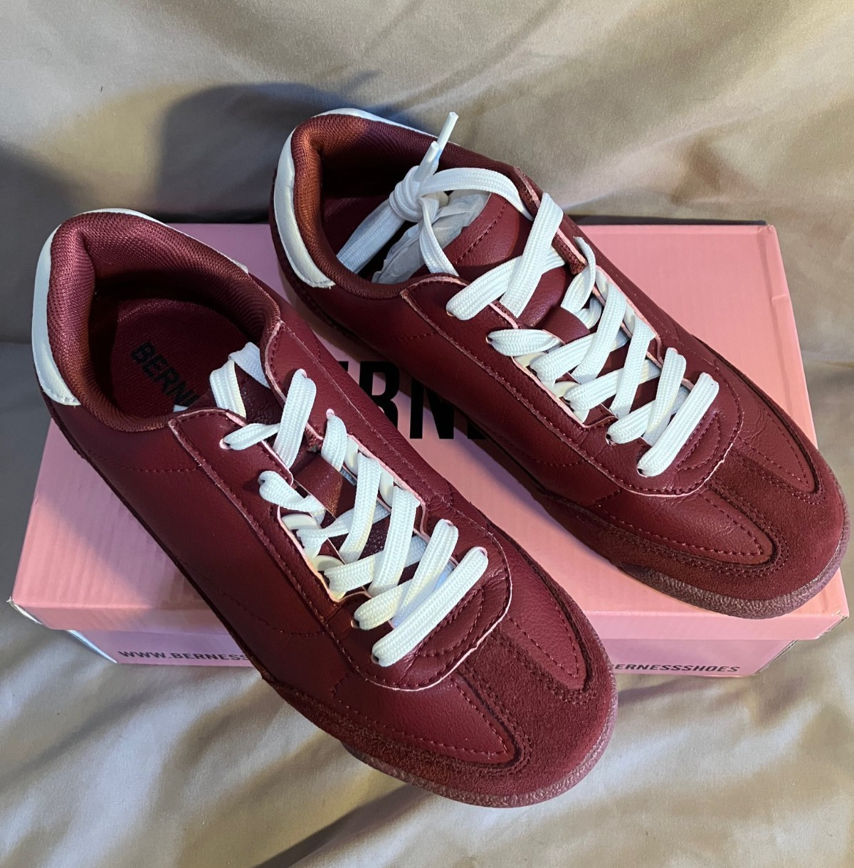 Berness Landon Burgundy Retro Sneakers New In Box Casual Shoes Size 7