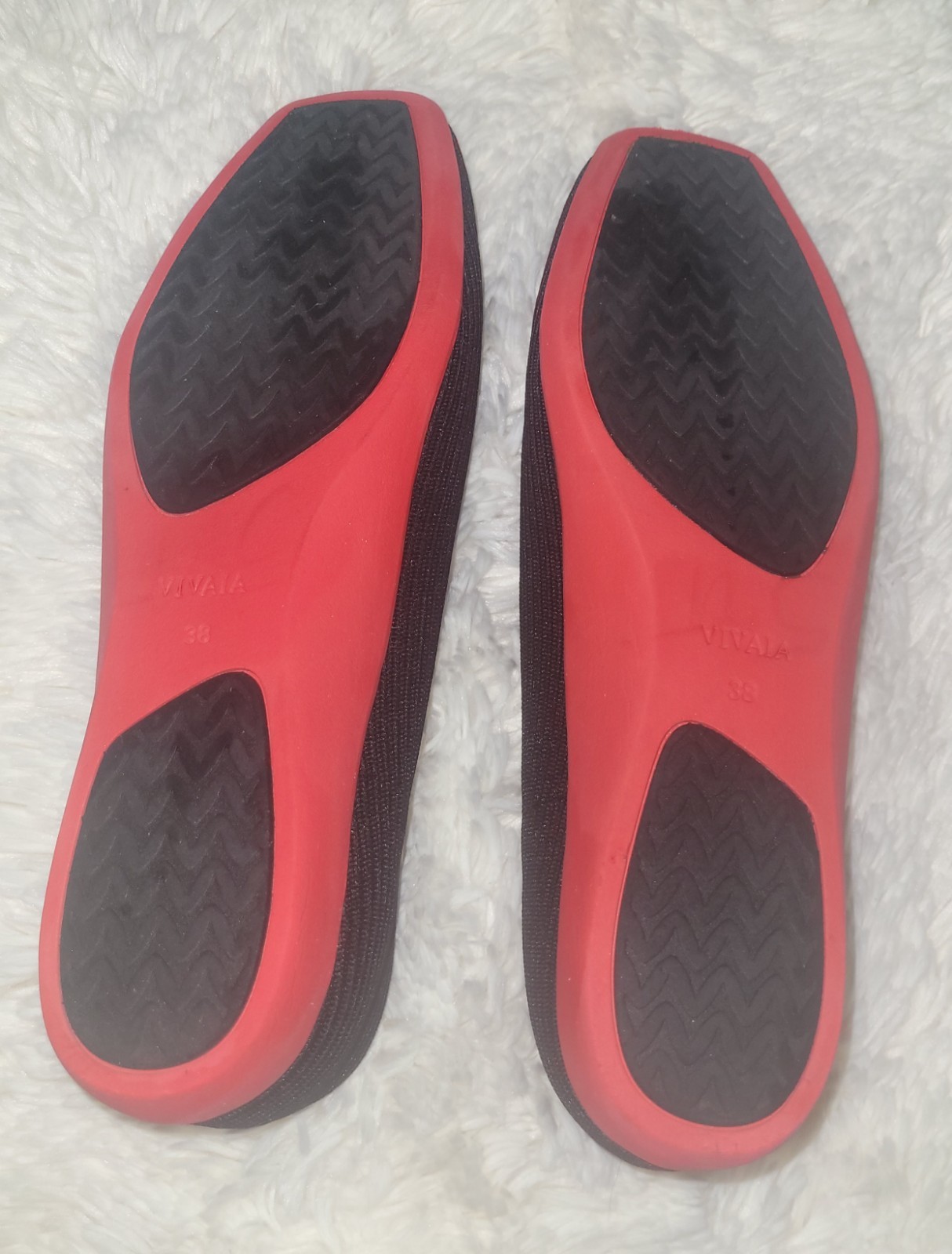 VIVAIA Margot Lightweight Square-Toe V-Cut Black Ballet Flats Red Sole Sz 38 (H)