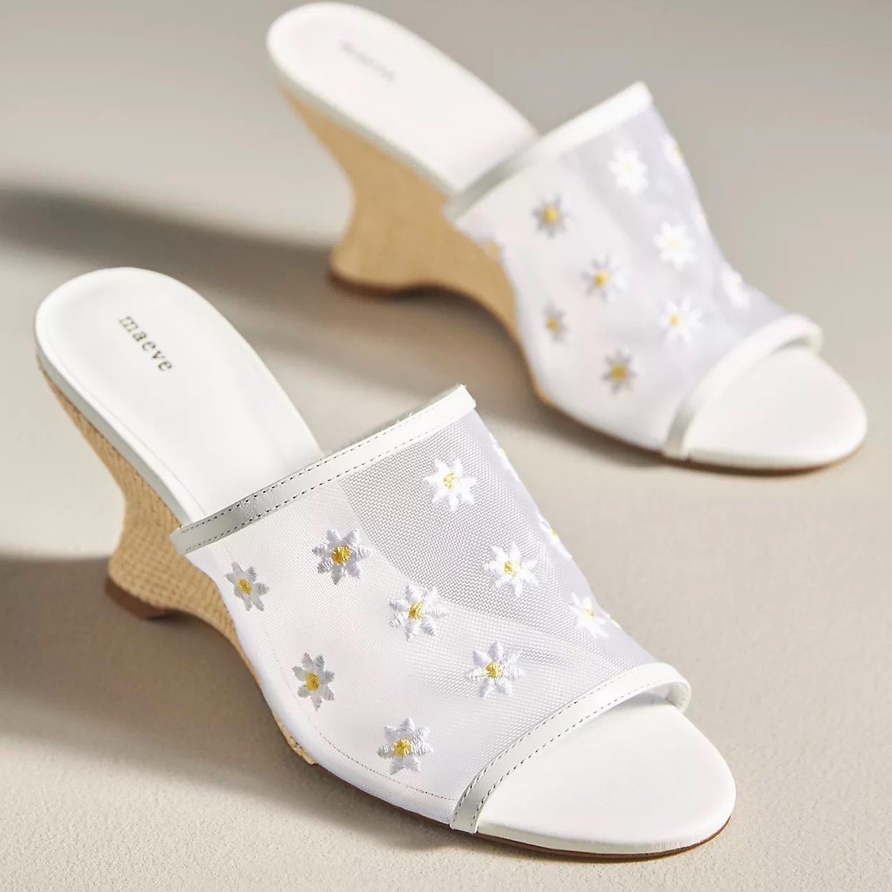 NEW Anthropologie Maeve Mesh Wedge Sz 7 White Embroidered Daisy Flowers Open Toe