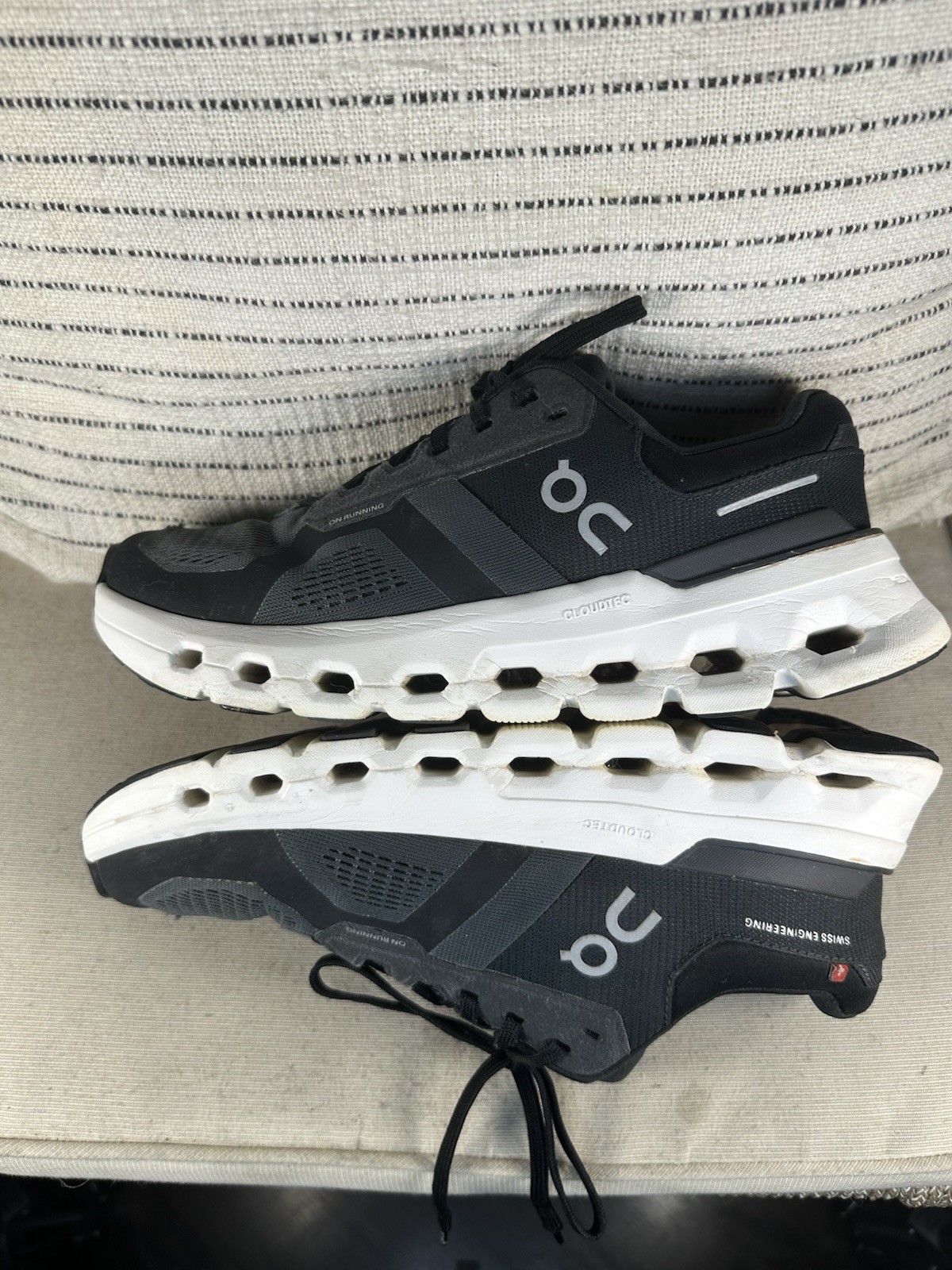 On Cloud Cloudrunner 2 Running Shoes Womens Size 9 Eclipse Black White Sneakers