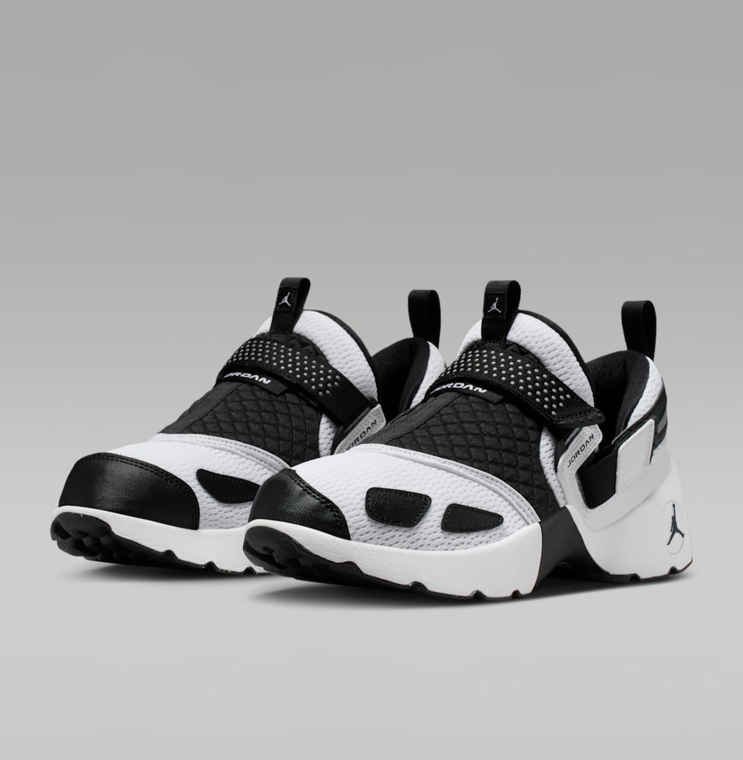 NIKE Women’s Jordan Trunner LX HQ2164-100 White Reflective Silver Black