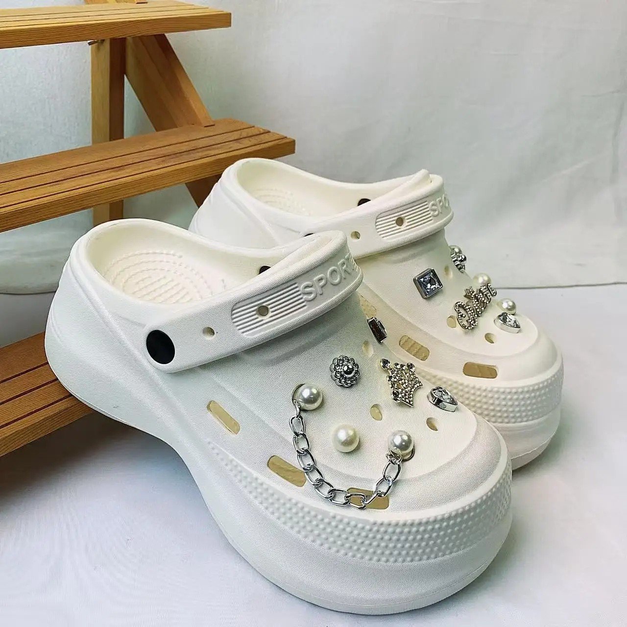 Style Women’s Clogs for Outdoor Wear in Summer, Non-slip Silver Crown Thick