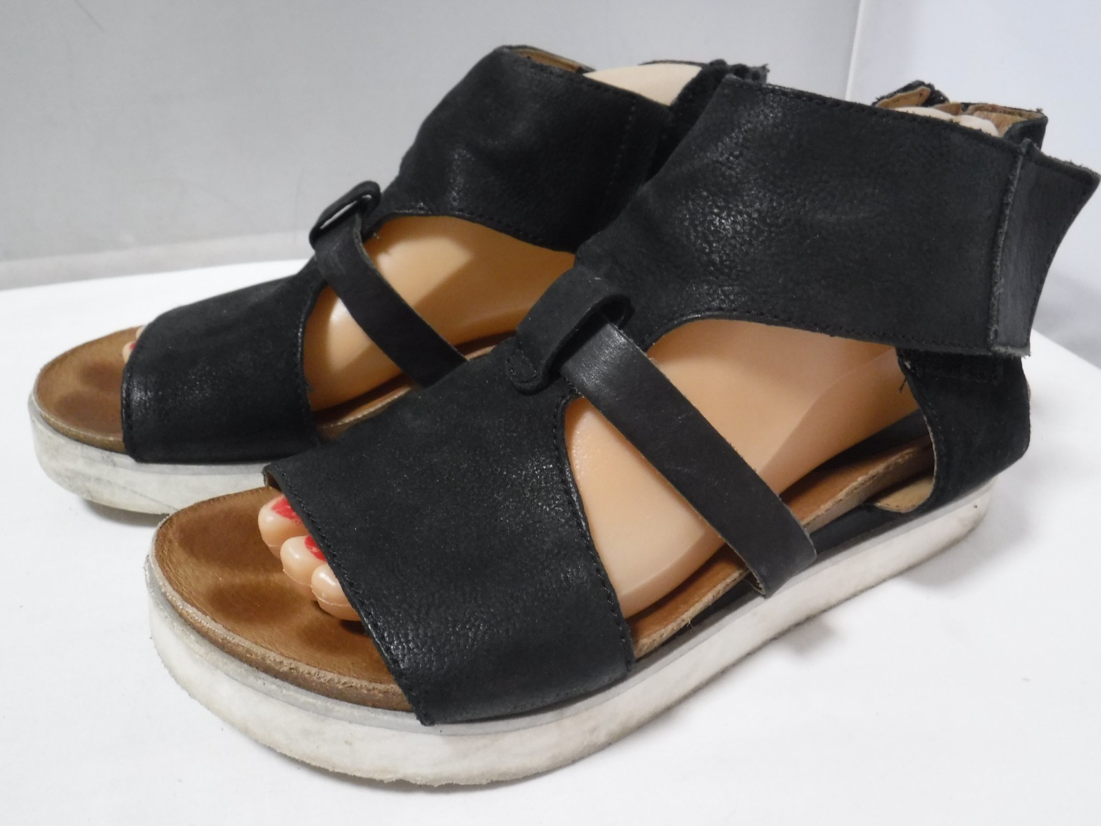 PF2 Women’s MIZ MOOZ Samantha Black Strappy Platform Chunky Sandals Sz 39 US 8