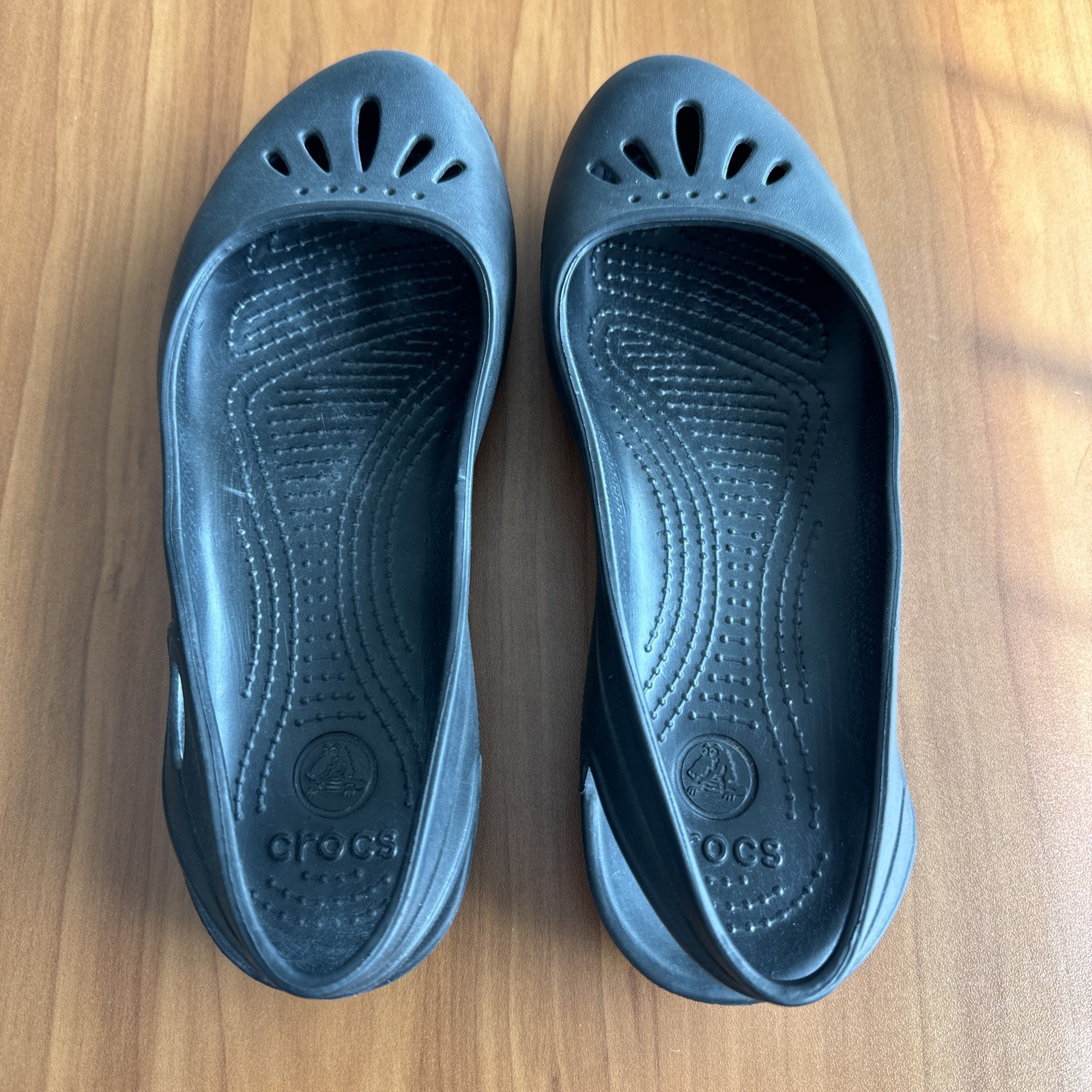 CROCS Ballet Flats Women’s Size 7 Black Slingback Comfort Casual Cut Outs