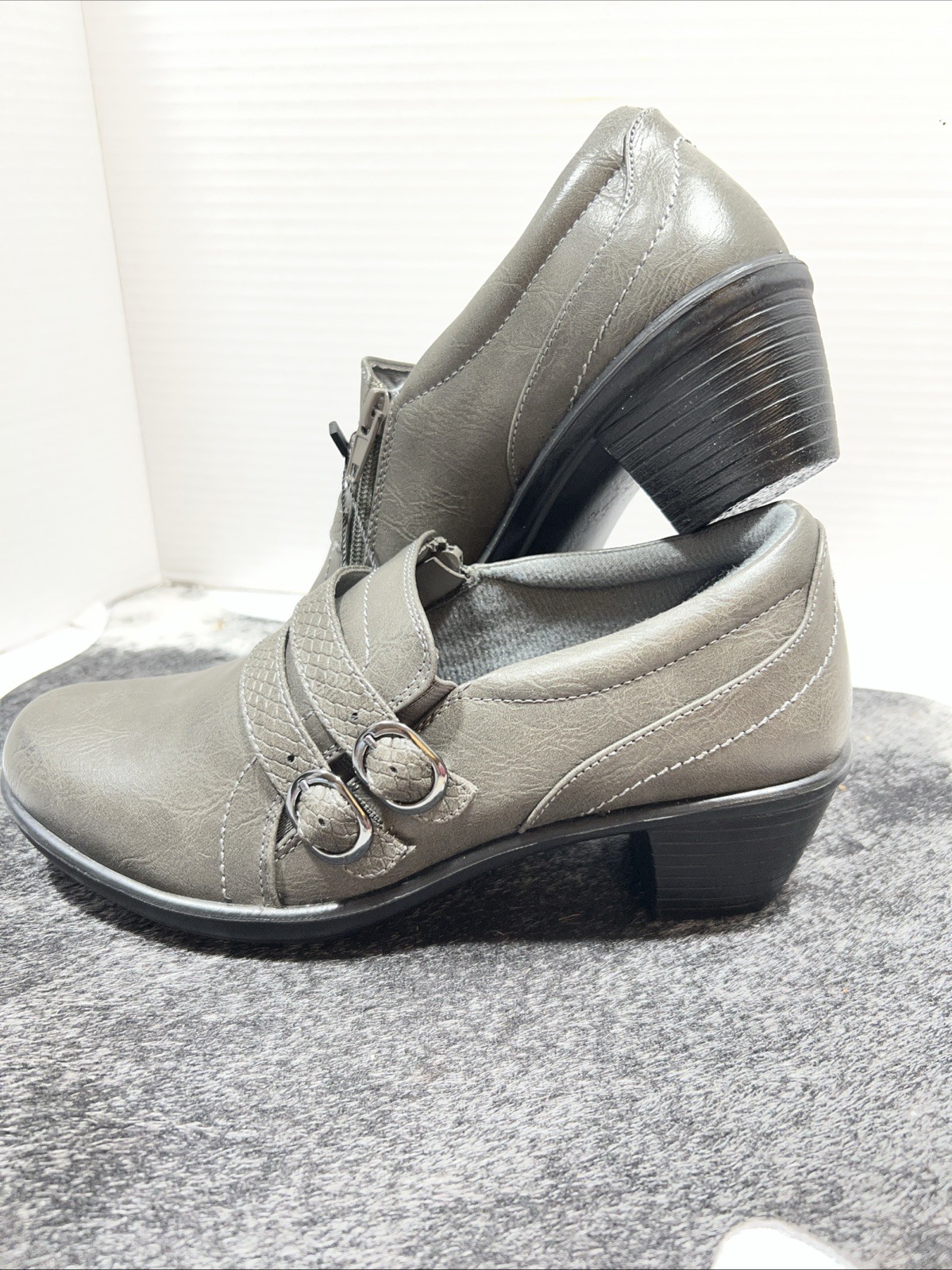 Easy Street Women’s Faux Leather Grey Stroll Comfort Shoes Size 7.5
