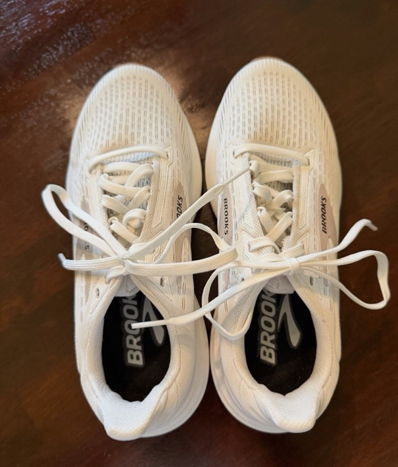 Size 7 – Brooks Revel 8 White Chateau Grey W