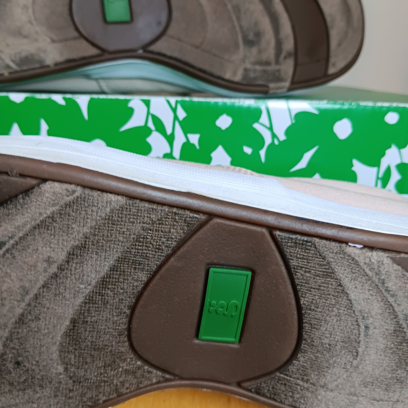 New With Box Grasshoppers Janey Memory Foam Orthopedic Comfort Sneaker 9.5 W