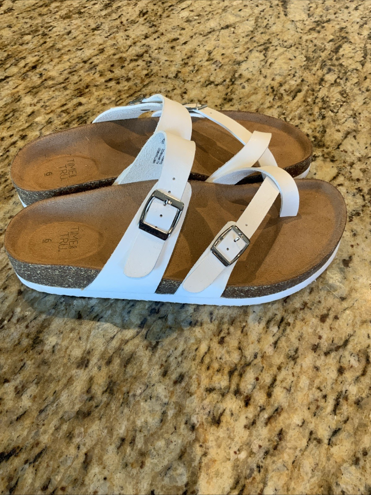 Time and Tru Flats Thong Sandals White Slip Ons WMTT40AM315 Women’s Size 6 ~ EUC