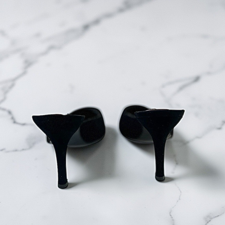 Vera Wang for Stuart Weitzman Black Suede Round Toe Heeled Mules Sz 7M
