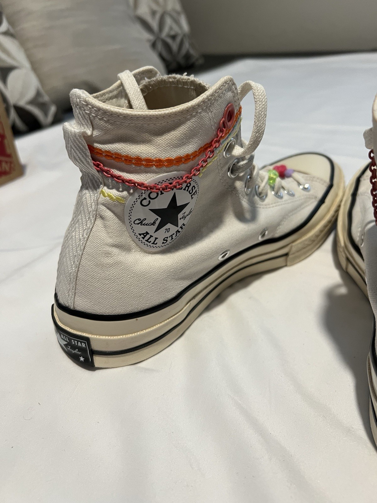 chuck taylor converse womens