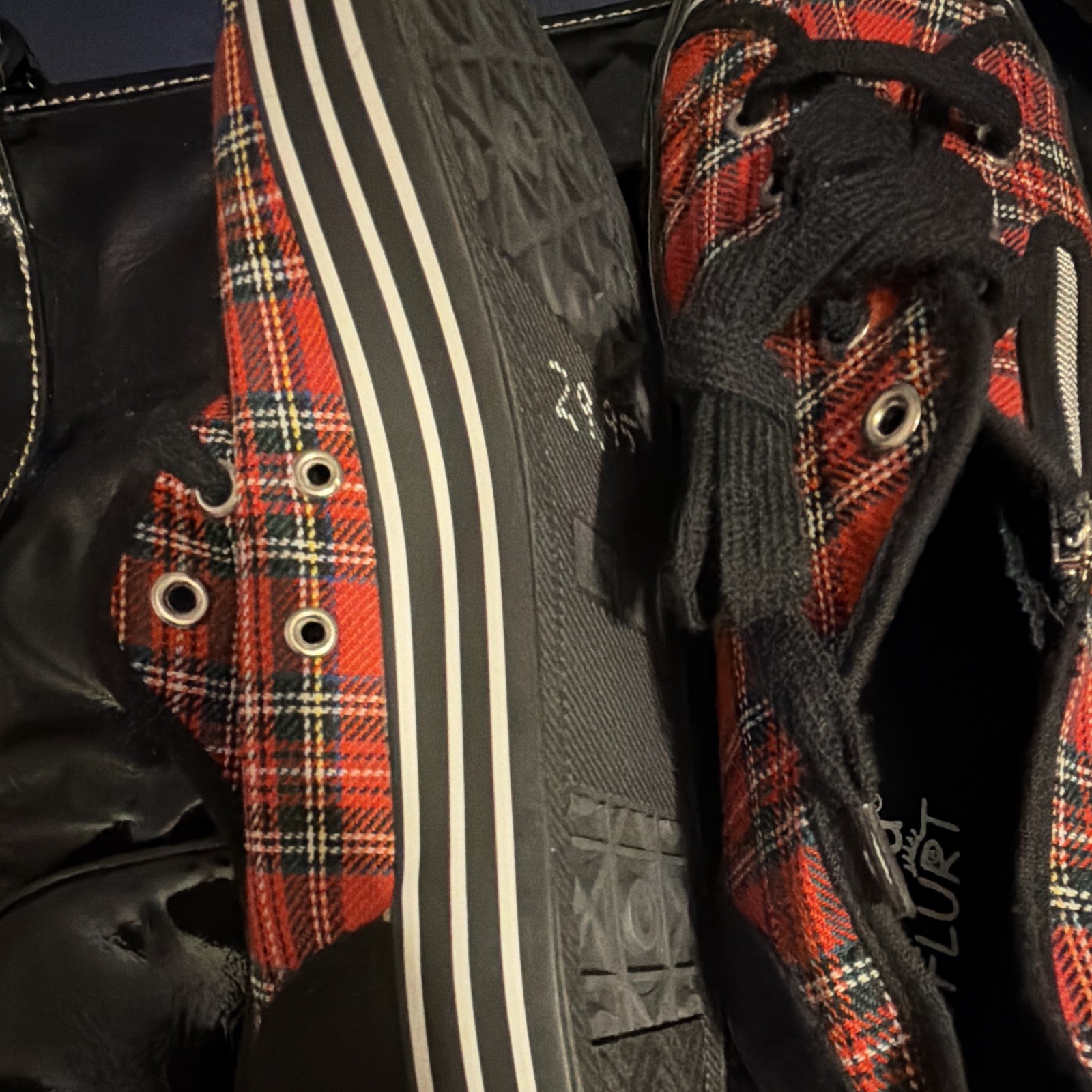 gotta FLURT Women’s Red/Black Plaid Canvas Low Top Lace-Up Zipper Sneakers
