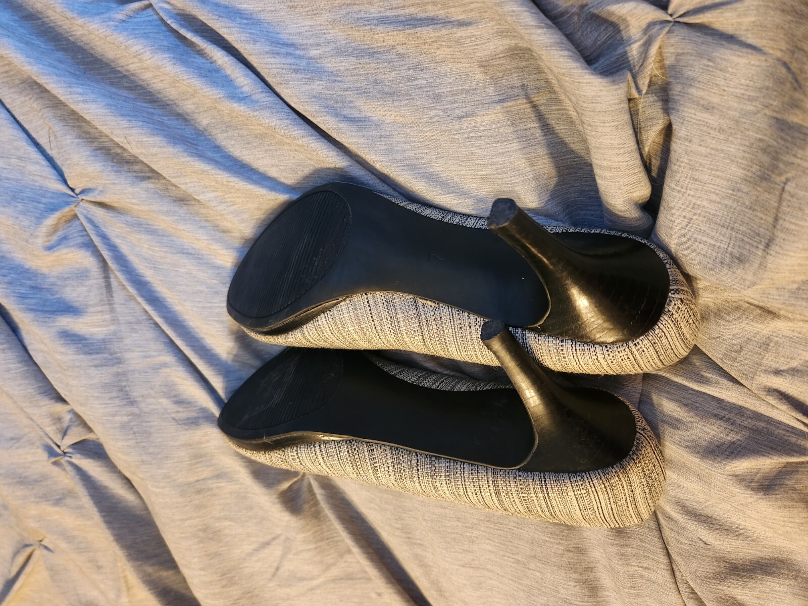 Kelly & Katie Women’s Textured Gray Heels Pumps Size 7