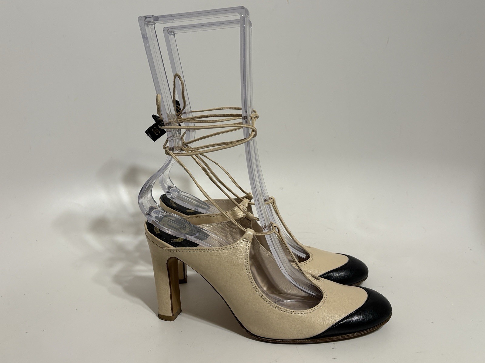 Vtg Chanel Ivory Bicolor Leather T-Strap Heels 36