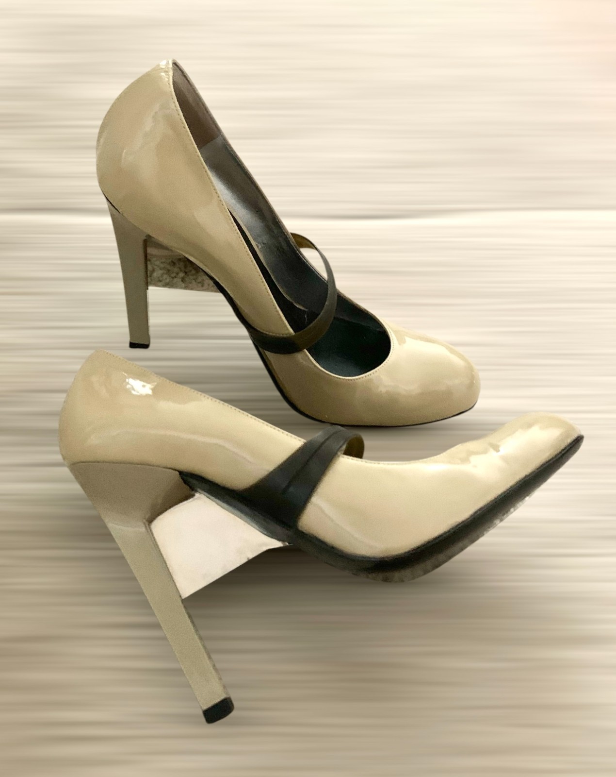 {RUTHIE DAVIS} Heels/Shoes/Pumps/ Beige Patent Leather Brown Strap 4.75 in ~7-M
