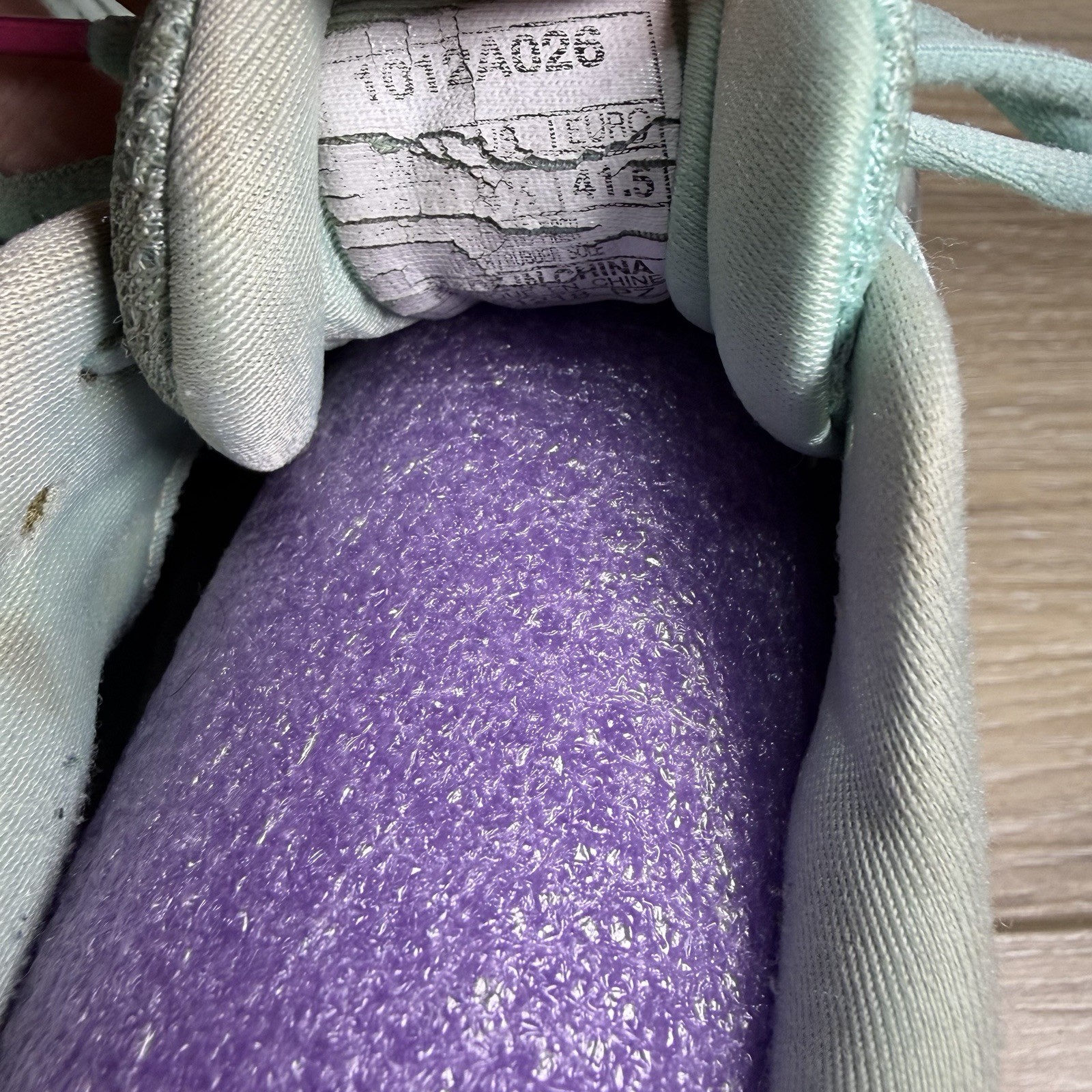 ASICS Women’s GEL-KAYANO 25 Icy Morning Sea Glass Shoes 1012A026 Size 10