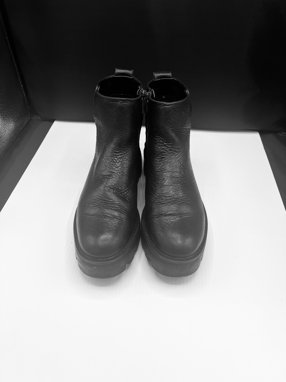 Franco Sarto Billie Black Leather Lug Sole Ankle Boots Women’s 7.5 Zip Comfort