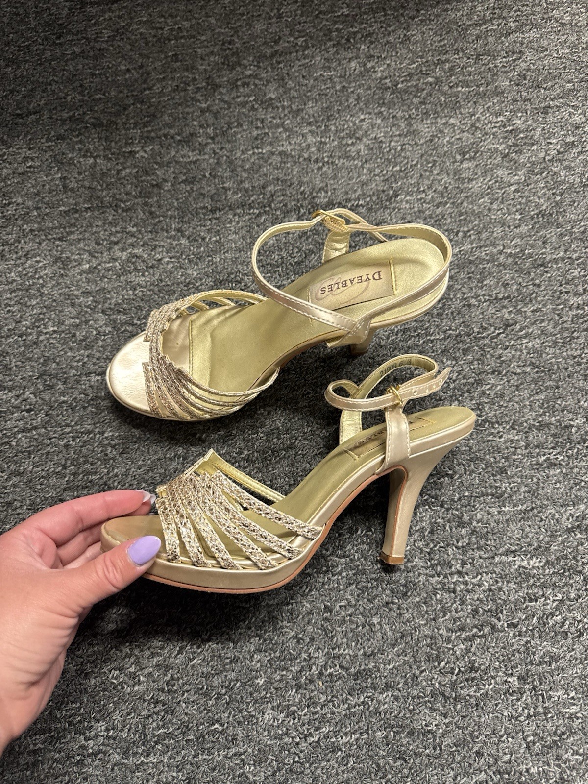 Dyeables Champagne Glitter Strappy Heels Women’s Size 6.5