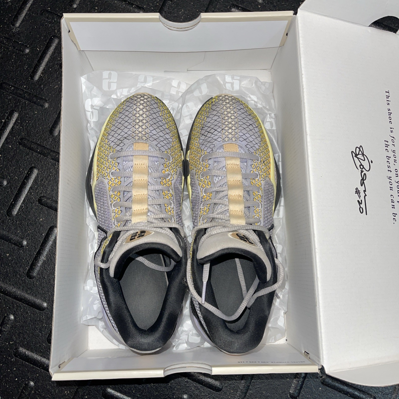 Nike Sabrina 1 Spark Women’s Size 8.5 | Men’s size 7